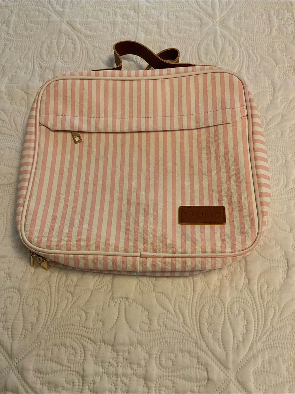 Hanging Travel Toiletry Bag with Hook, Gently Used